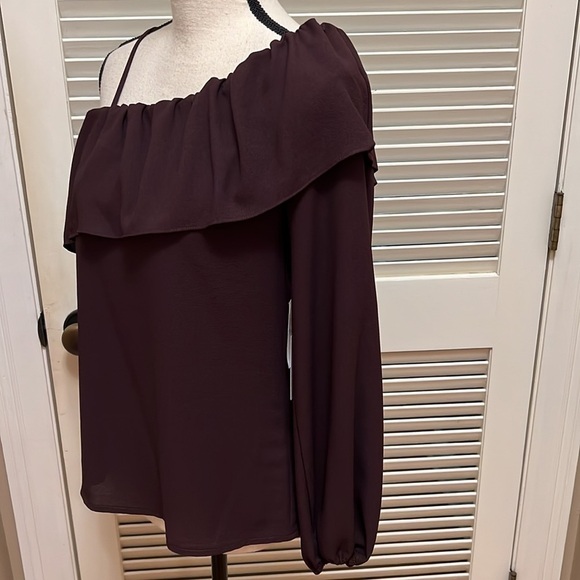 62. 1.State Off Moody Hues Off Shoulder Top in Dark Oxblood, Size X-Small - Picture 5 of 11